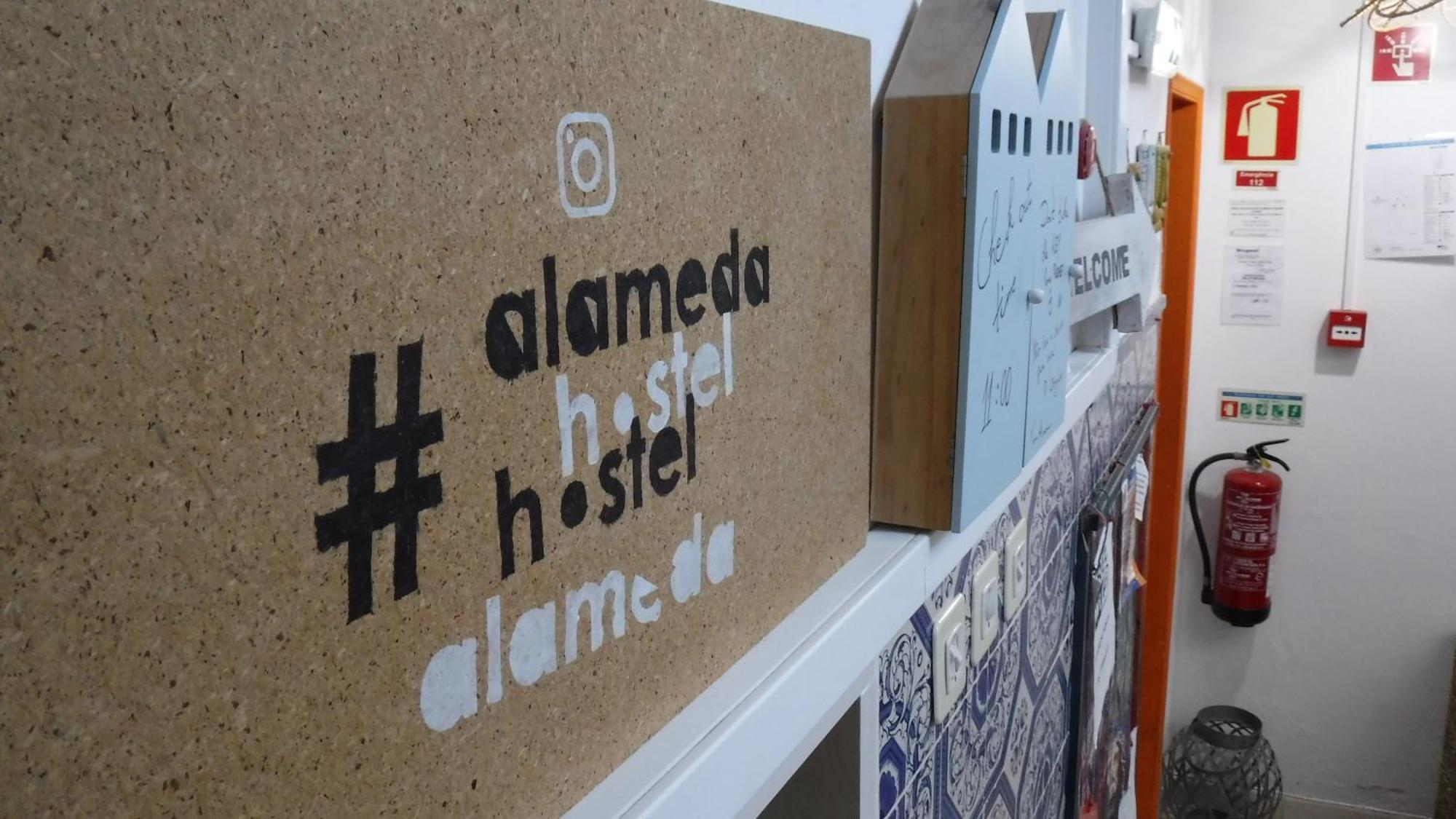 Alameda Hostel Portimao Exterior photo